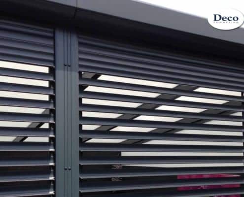 Zwart-jaloezie-rolluik-op-zonne-energie Solar jaloezie rolluik