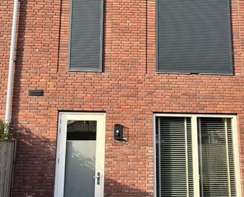 woningen met rolluik solar somfy deco zonwering Somfy Solar rolluiken bij Deco Zonwering