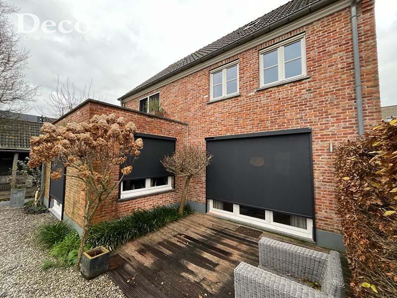 Deco Zonwering plaatst windvaste Somfy Solar screens voor een woning in Ophemert