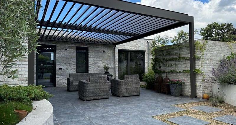 stobag-bavona-deco-zonwering-topkwaliteit bioklimatische pergola van Stobag