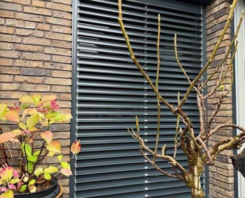 jaloezie rolluiken solar bubendorff deco Deco Zonwering plaatst energiezuinige rolluiken met kantelbare lamellen in Oss