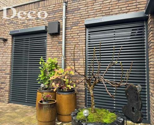solar jaloezie rolluik deco zonwering Deco Zonwering plaatst energiezuinige rolluiken met kantelbare lamellen in Oss