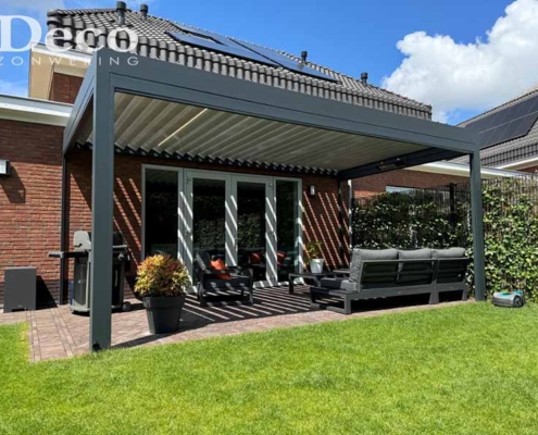 stobag-bavona-lamellendak-terrasoverkapping Open lamellen constructie voor zonwering Stobag