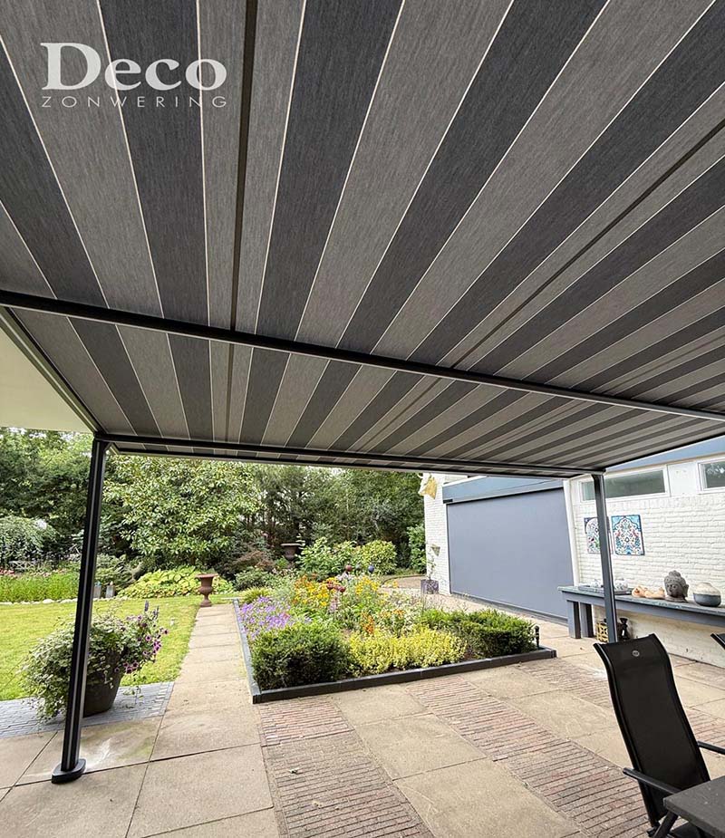 terrasoverkapping-met-doek-brustor-b128 Terrasoverkapping met doek – Brustor B128 pergola geleverd door Deco Zonwering